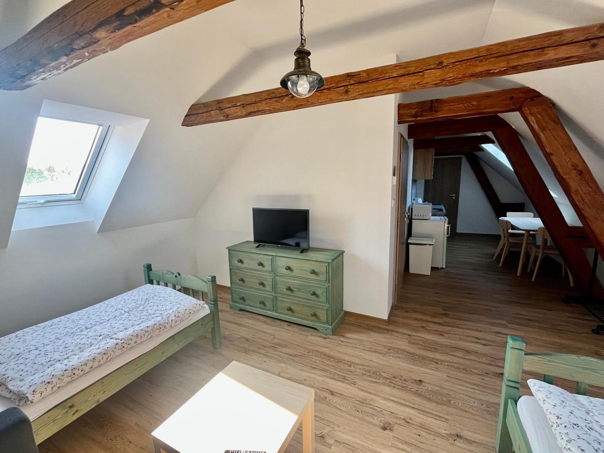 Apartmany Statek Bezdedice Hostomice Екстер'єр фото