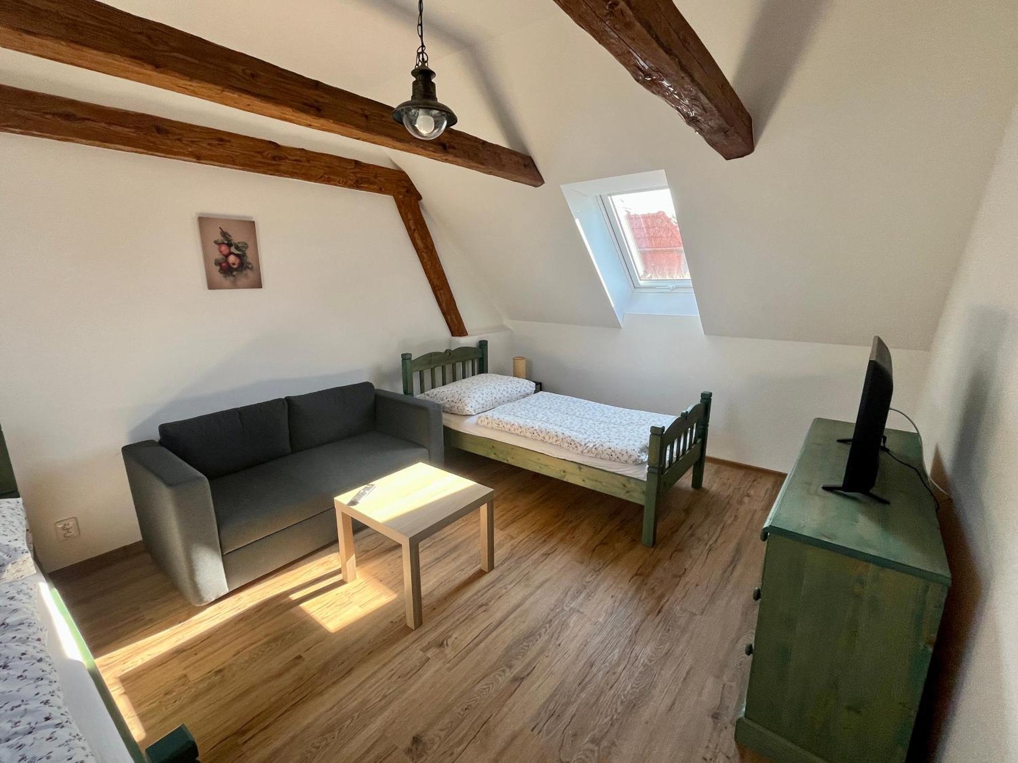 Apartmany Statek Bezdedice Hostomice Екстер'єр фото